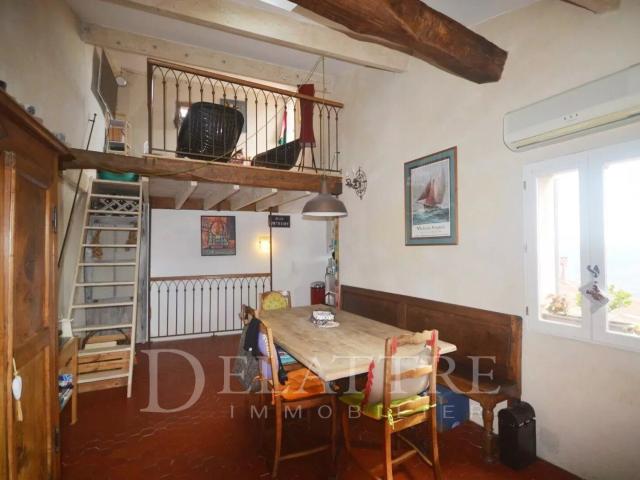 EXCLUSIVITE ! ATYPIQUE 5 PIECES BAR SUR LOUP VILLAGE