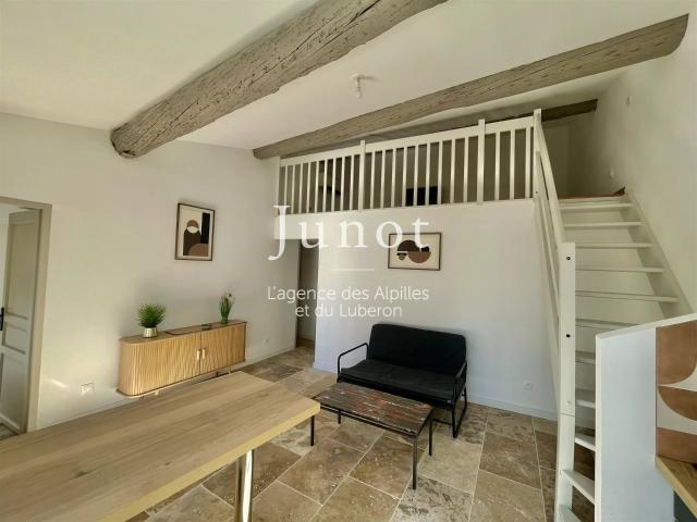 Exclusivité Aureille Maison De Village Rénovation Récent. 56m² Aureille