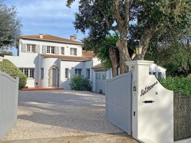 EXCLUSIVITÉ BASTIDE PROVENÇALE À GRIMAUD, PROCHE PLAGE