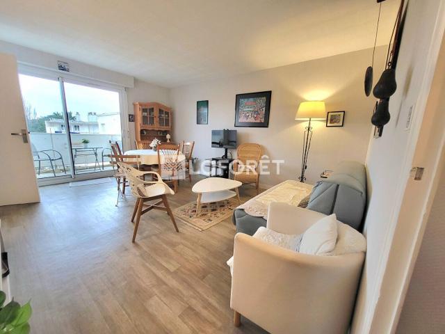 EXCLUSIVITE BEAU T3 4ème et dernier étage PLACE DES PALMIERS LA