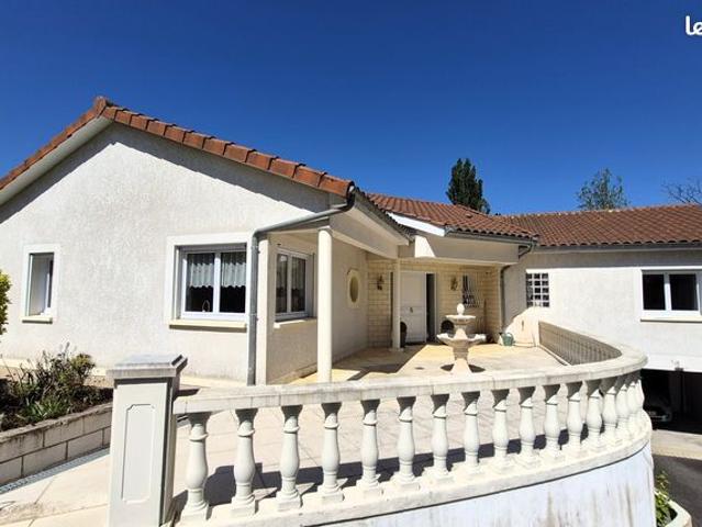 Exclusivité Belle villa plain pied sur sous sol complet