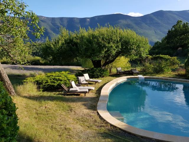 EXCLUSIVITE / BERGERIE EN PIERRES RESTAUREE / 45HA DE TERRAI