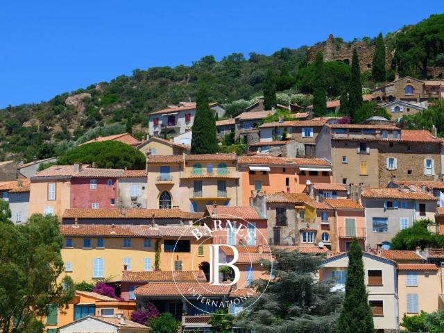Exclusivité Bormes les Mimosas Maison + Grange Vue mer. 351m² Bormes les Mimosas