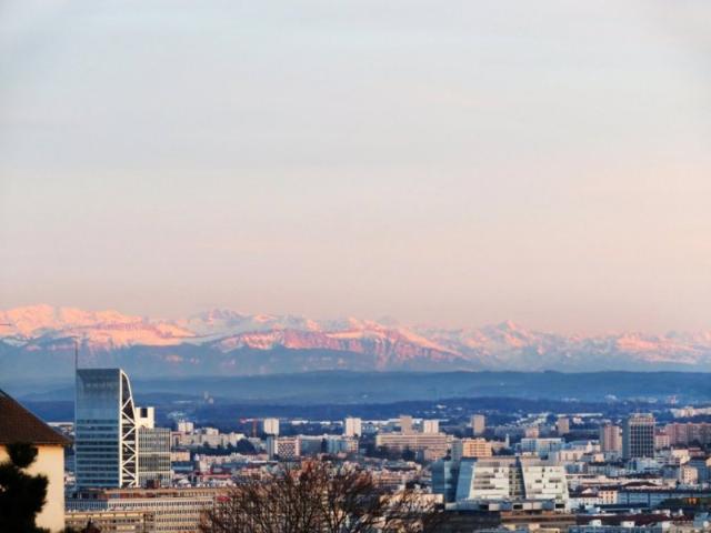EXCLUSIVITÉ Bd de la Croix Rousse Duplex traversant de 123m² à rénover