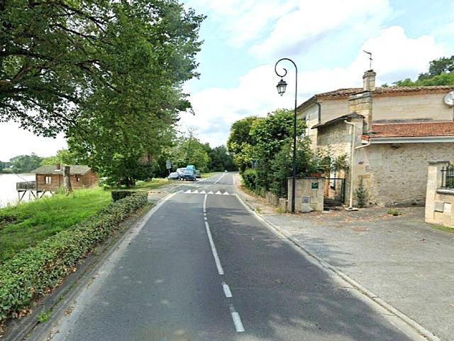 EXCLUSIVITE ! CAMBES CENTRE PROCHE QUINSAC ROUTE DE BORDEAUX 10 MINUTES DE LATRESNE 2 MAISONS LOCATIVES EN PIERRE !
