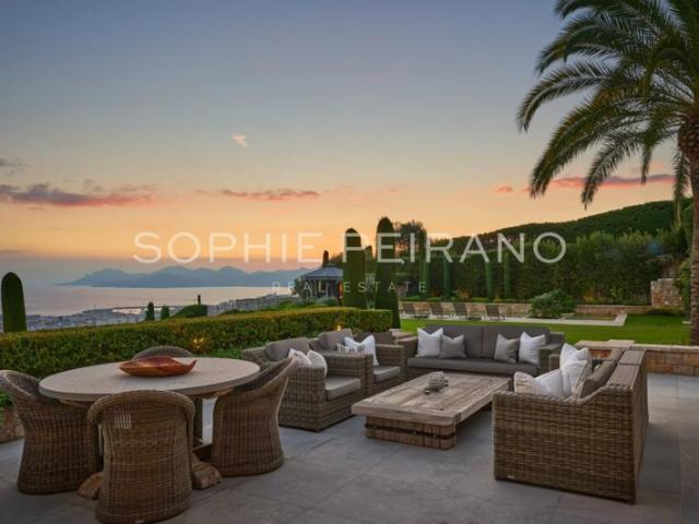 CANNES CALIFORNIE VILLA D'EXCEPTION AVEC VUE MER PANORAMIQUE