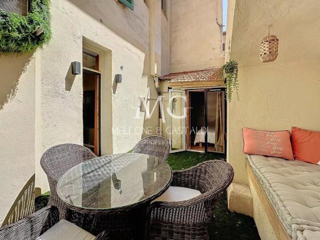 EXCLUSIVITÉ | CANNES | BANANE | LE SUQUET