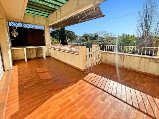 EXCLUSIVITE: Cannes La Bocca: 4 pièces avec terrasse, jardin et 2 places de parking