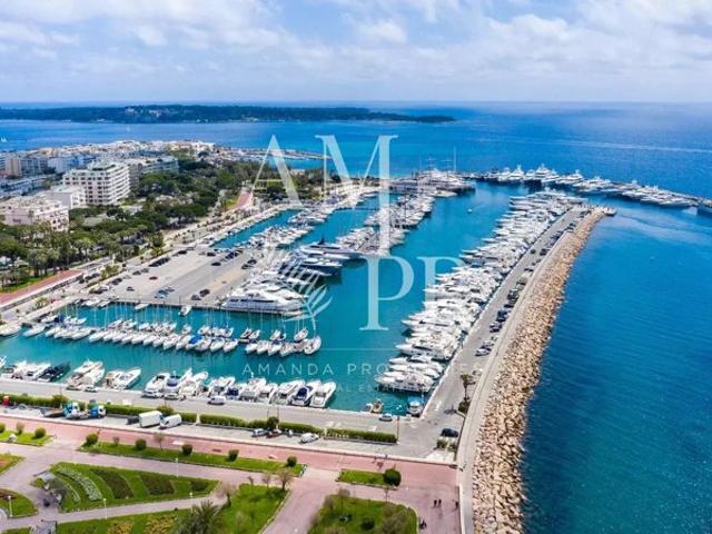EXCLUSIVITE Cannes Pointe Croisette – Appartement 3 pièces de 80 m² – Deuxième Ligne – à Rénover