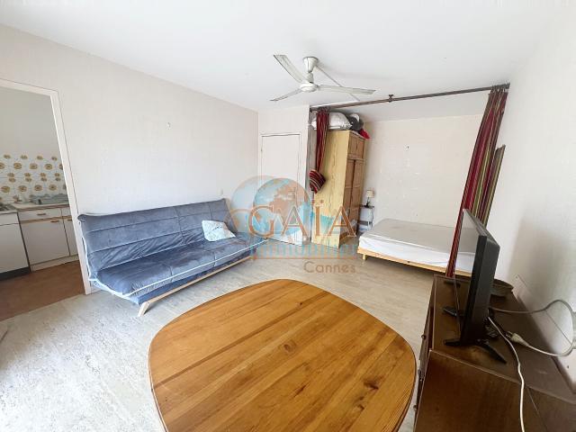 EXCLUSIVITE CANNES QUARTIER STANISLAS T1 DE 31 M2 GRANDE TERRASSE FERMEE OUEST 10 M2 ETAGE ELEVE