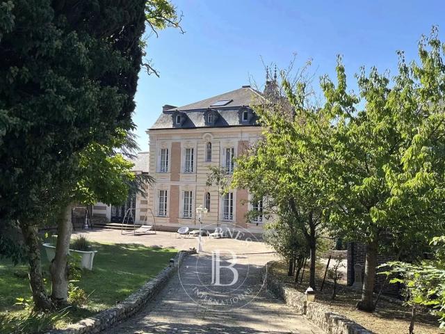 Exclusivité – Calvados – Hôtel particulier XIXe à Orbec 350m² Orbec