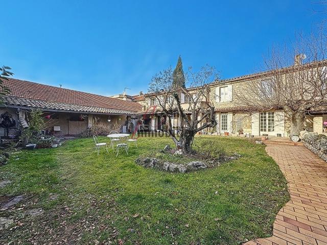 EXCLUSIVITE: CAVAILLON: Mas de ville T6 167 m² habitables ave