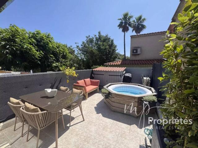 EXCLUSIVITE CAVALAIRE SUR MER Mazet 3 chambres, terrasse et park