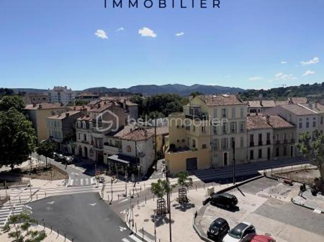EXCLUSIVITÉ – Centre ville d’Aubagne T3 Traversant Est/Ouest de 83 m² avec Vue sur le Garlaban