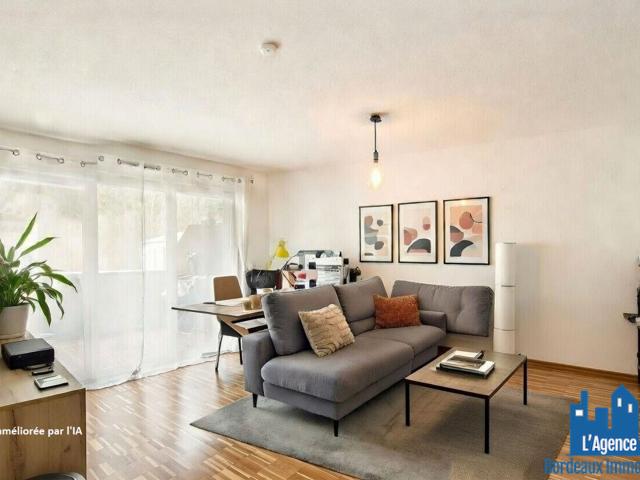 EXCLUSIVITE ! CENON APPARTEMENT TYPE 2 D'ENVIRON 41 M2 AVEC UNE LOGGIA DE 10 M2 + PLACE DE PARKING EN SOUS SOL. Benoît TREMENT O6 51 26 22 32