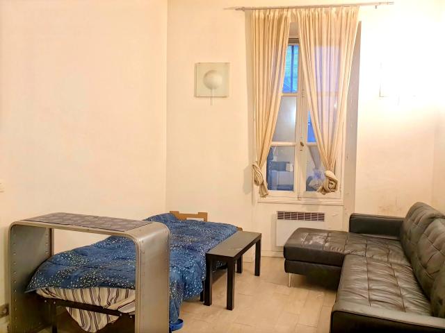 Exclusivité Champ de Mars / Tour Eiffel Appartement de 28 m²