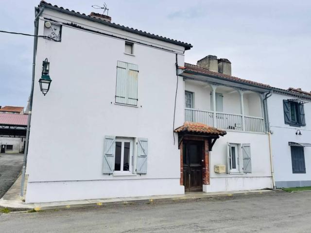 Exclusivité. Charmante maison de village