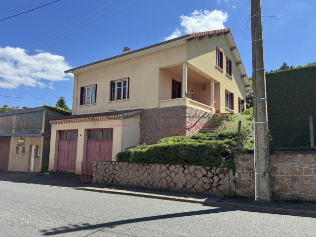 Exclusivité Charmante maison familiale au cœur de Cours