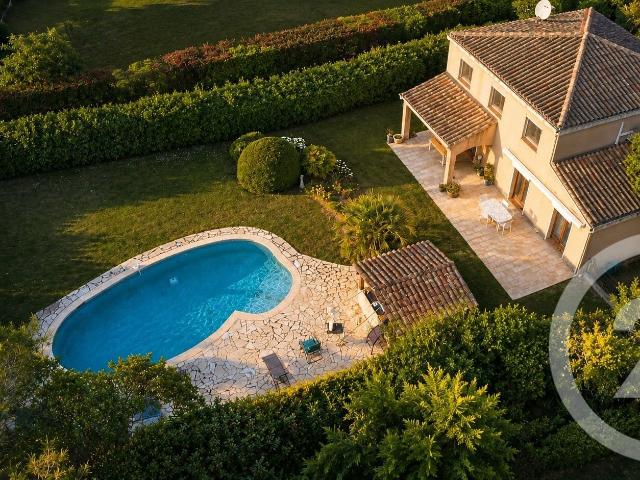 Exclusivité Charmante villa familiale au calme absolu, proch. 162m² Valbonne