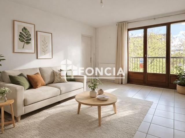 Exclusivité CORBAS Appartement T3 en bon état et en étage élevé