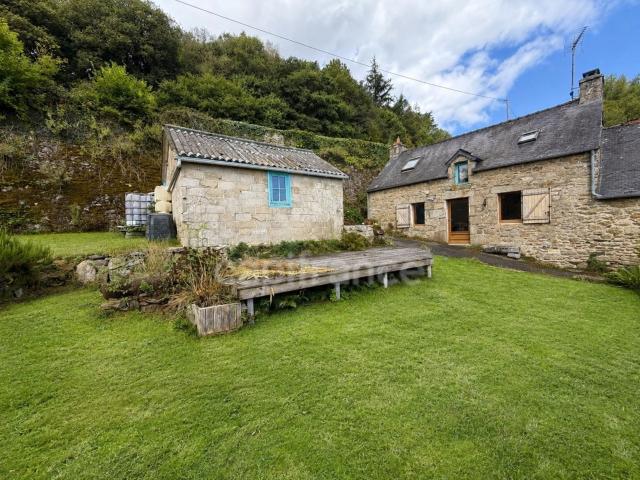 EXCLUSIVITÉ Deux maisons à vendre avec jardin et dépendances 22