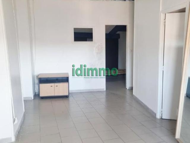 Exclusivité Draguignan centre F2 traversant au dernier étage de 44m 69000€ crn2403 dpe C