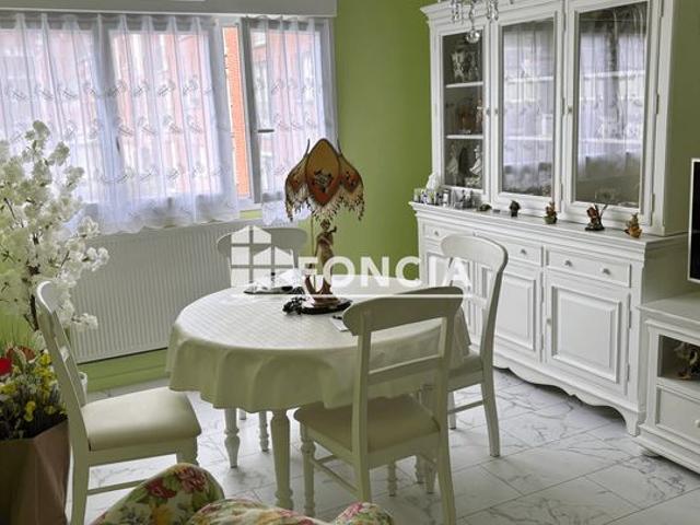 Exclusivite en centre ville proche hotel de ville appartement t4 de 69 m2 au 1er etage sans ascenseur en superbe etat