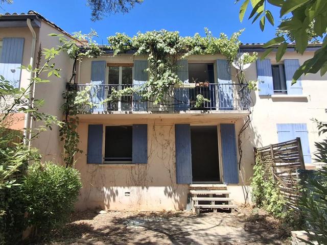 EXCLUSIVITÉ En copropriété, Maison de 90m², 3 ch. jardinet