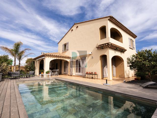 EXCLUSIVITE. ENSEMBLE AVEC MAISON + HANGAR + APPARTEMENT