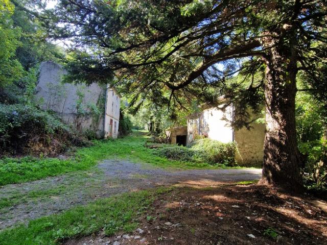 EXCLUSIVITE Ensemble immobilier de deux maisons à renover sur 1450m2 de terrain