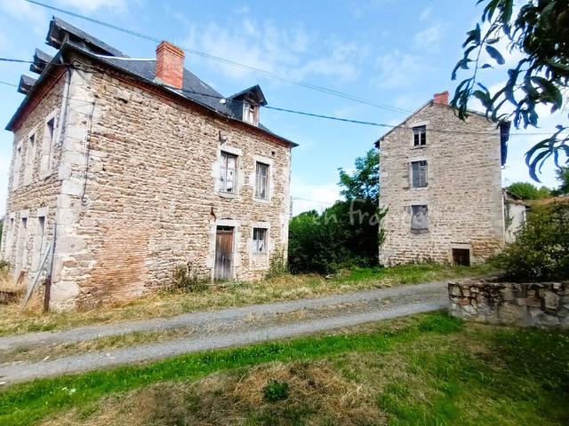 Exclusivité Ensemble Immobilier de 2 Maisons en Pierre et 1 448m² Châteldon