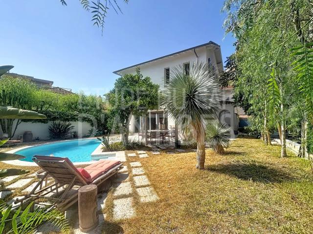 EXCLUSIVITE ETUDE DU CAP D'ANTIBES VILLA AVEC PISCINE