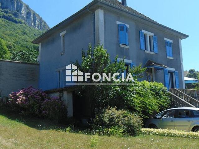 EXCLUSIVITE FONCIA CHAMPAGNEUX Maison de caractère de 1927
