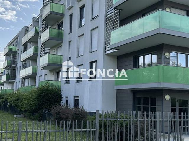 Exclusivité Foncia – Appartement 3 pièces de 59 m² vendu loué avec terrasse et 2 parkings