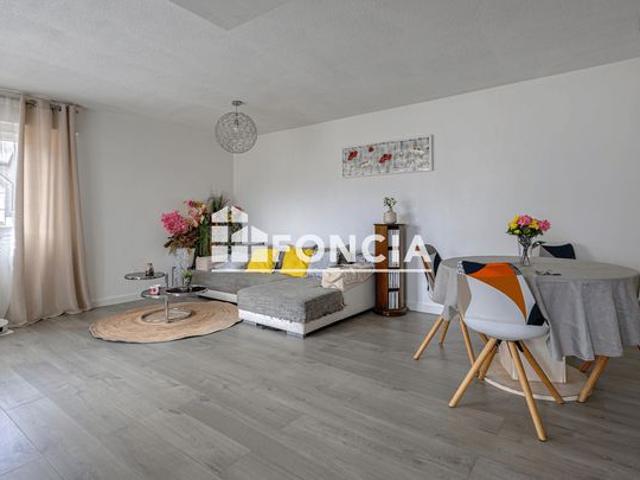 Exclusivite foncia: beau t4 de 85m² avec garage et cave secteur résidentiel calme de la motte servolex