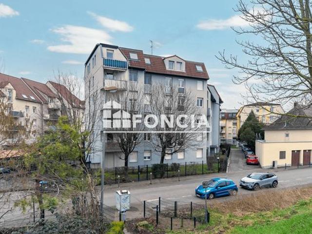 EXCLUSIVITE FONCIA Spacieux trois pièces avec balcon et parking intérieur