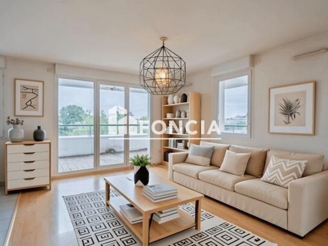 EXCLUSIVITÉ FONCIA quartier MALAKOFF et BORD DE LOIRE: agréable T3 de 60,65 m2 + grand balcon de 20,15 m2, bien exposé avec vue Loire et