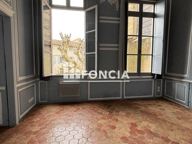Exclusivité FONCIA, T3 de 71.38m2 dans ancien hôtel particulier