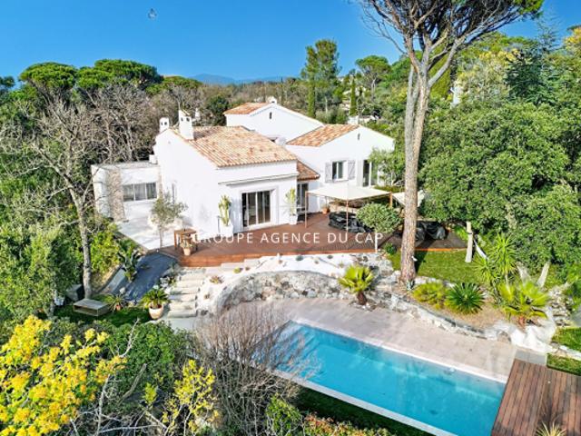 EXCLUSIVITÉ ! Fréjus Valescure, VILLA 7 pièces, 4 chambres, bureau, piscine, terrain de 1980m²