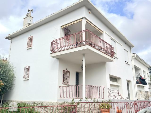 EXCLUSIVITÉ Gande maison de ville F5 225 m2 avec garage et j. 225m² Perpignan
