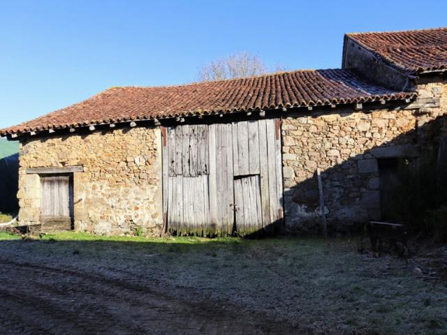 Exclusivité Grange avec une maison à Rochechouart