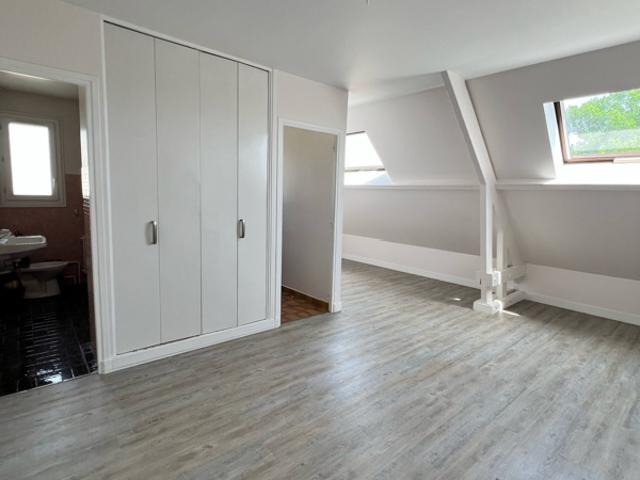 EXCLUSIVITÉ Grand studio transformable en 2 pièces Derni