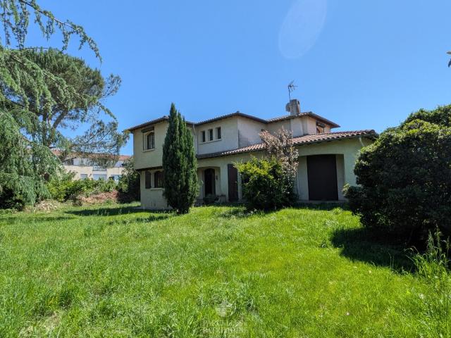 Grande Maison Familiale d’Architecte T6 176 m² – Villate / Pins Justaret