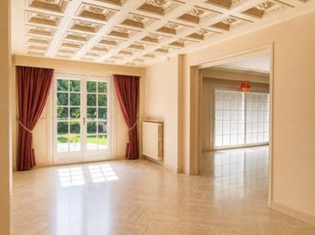 EXCLUSIVITÉ Grande propriété familiale avec piscine et tennis. Fort potentiel de rénovation – Vallauris