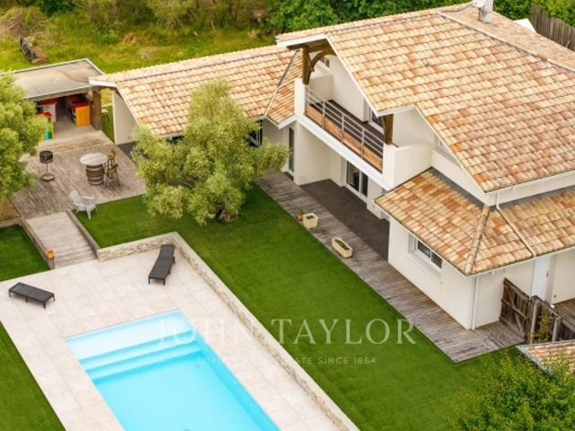 EXCLUSIVITÉ Grande villa familiale JOHN TAYLOR LÈGE CAP FERRET