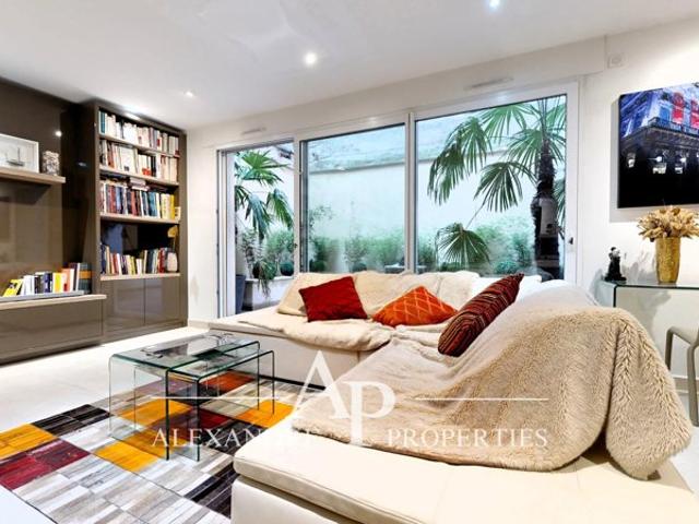 EXCLUSIVITE HAUT MARAIS Paris XIème CIRQUE D'HIVER Maison contemporaine avec terrasse 3 chambres Parfait état