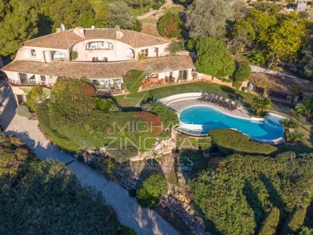 EXCLUSIVITÉ Hauteurs de Cannes vue mer et Estérel
