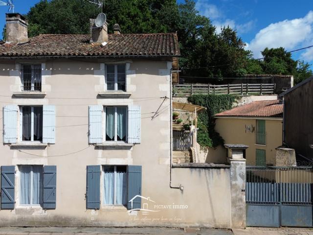 Exclusivité Immeuble De Rapport Loué Rentabilité Immédia. 206m² Lusignan