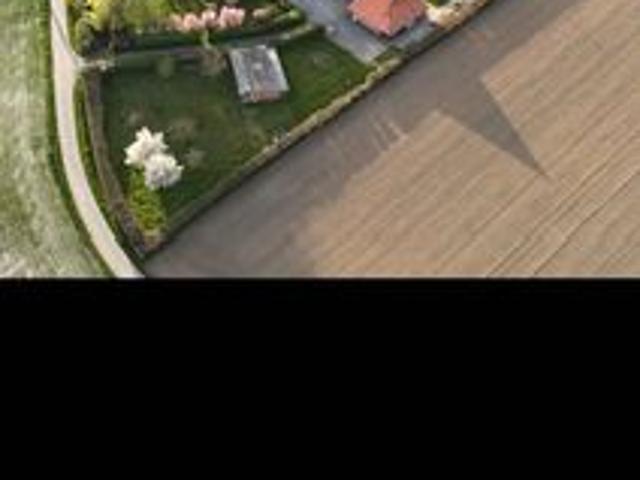 Exclusivité Jcl Immobilier Killem, à 15mn de Bergues: Corps de ferme cpt maison d'habitation 170m² habitable, pâture, boxes et dépendances sur