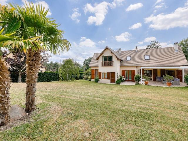 Exclusivité Jouars Pontchartrain Maison de 200m² avec piscine